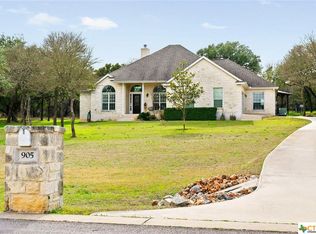 905 Mountain Dr, San Marcos, TX 78666