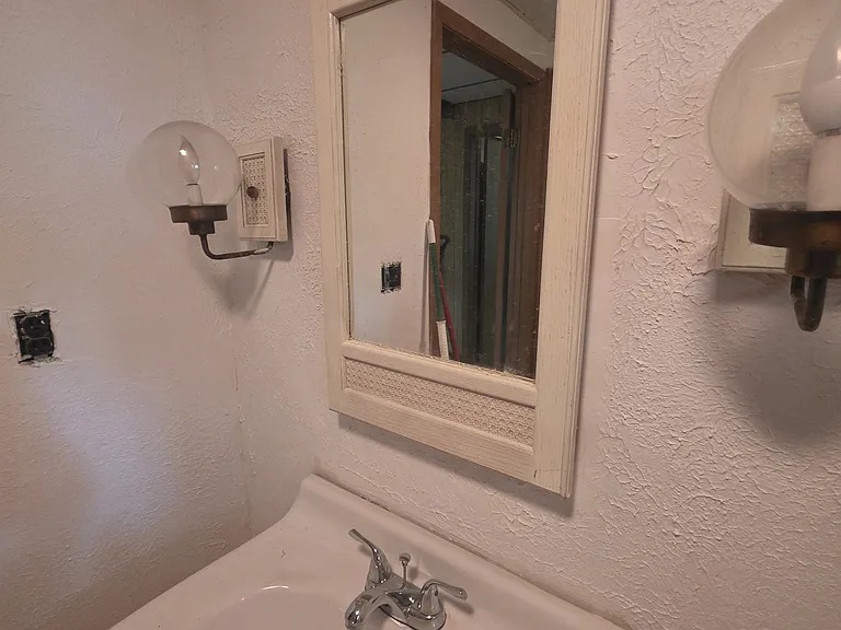137 Wildon Ave — Photo 11