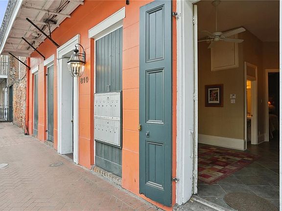 2nd image of 810 Saint Peter St APT 2
