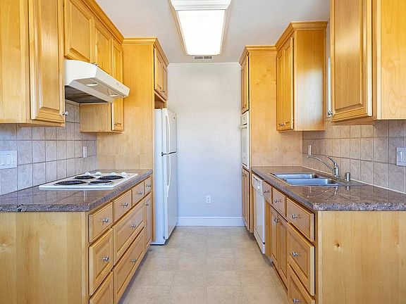 5th image of 62 Kim Louise Dr APT 1