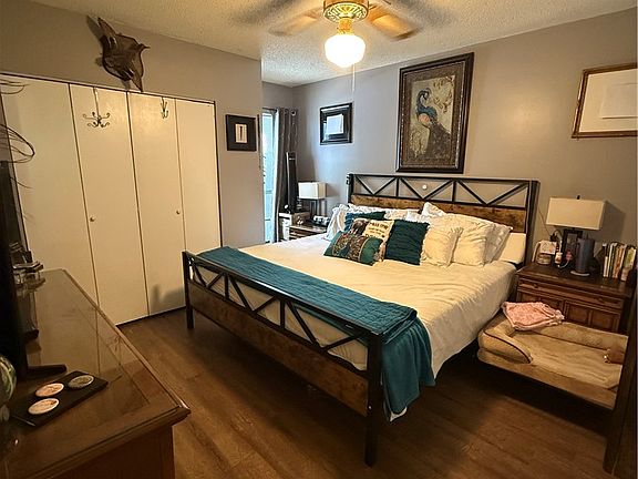 3rd image of 1051 Stonegate Dr APT E