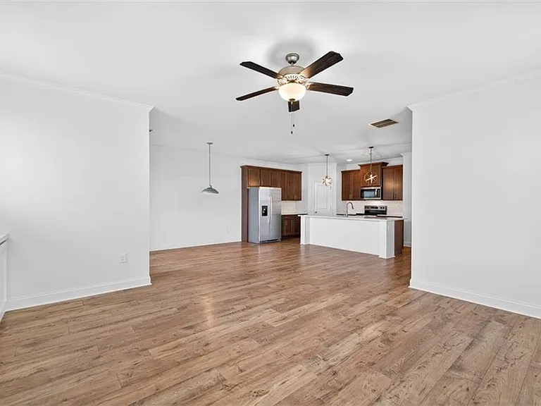 5524 Garens Way — Photo 7