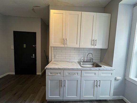 2nd image of 122 Wade St #5E