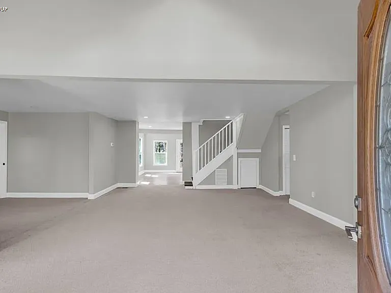 127 Mountainside Dr E — Photo 11