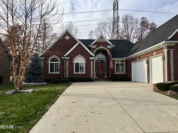 3rd image of 54763 Glen Oaks Dr