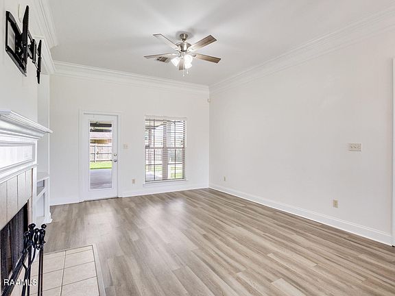 3rd image of 109 Country Mile Dr
