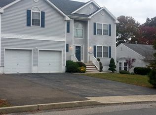 100 Commodore Rd, Manahawkin, NJ 08050