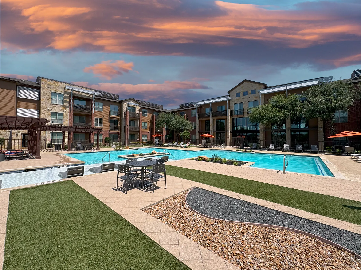Gateway Cedars Apartments — Photo 1