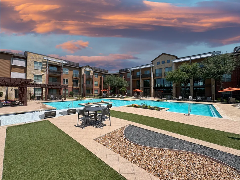 Gateway Cedars Apartments