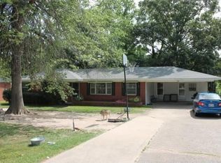 129 Twin Pine Dr, Louisville, MS 39339