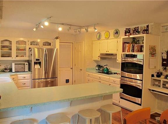 5th image of 8004 N Birchwood Dr