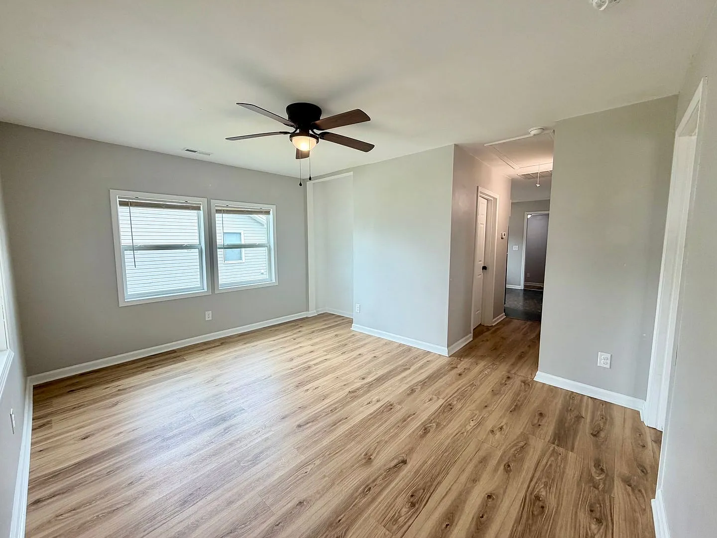 Remodeled 3BR Bungalow with Bonus Storage Barn Sevier Ave — Photo 2