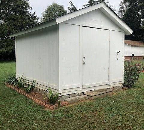 4th image of 29 Akin Dr NW