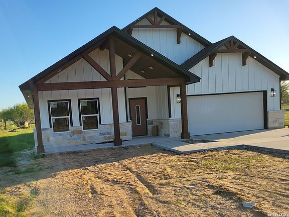 3rd image of 1114 McCoy Rd