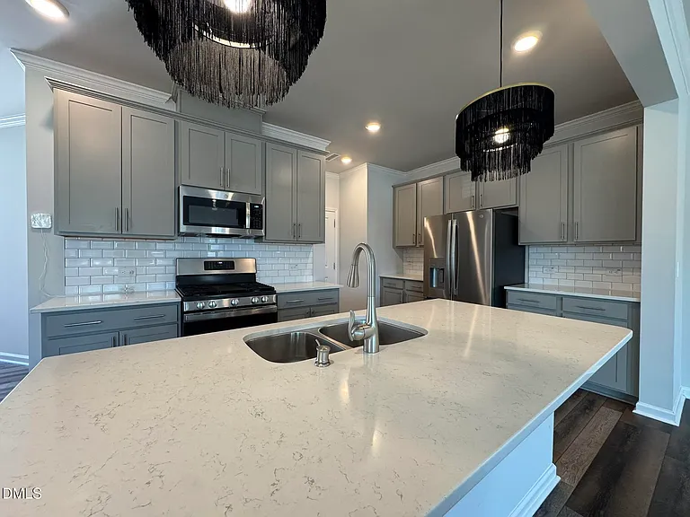 104 Jade Creek Dr — Photo 8