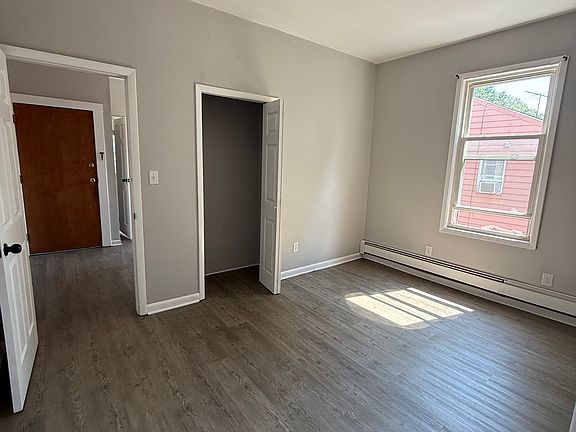 4th image of 279-81 Hollywood Ave #2L