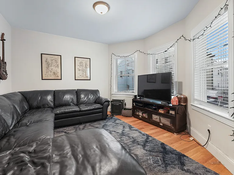 22 Henderson St #1 — Photo 8
