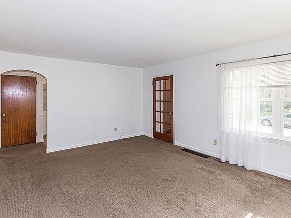 4th image of 2046 18th St