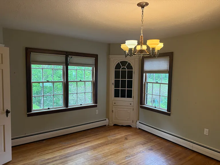 85 Underclyffe Rd — Photo 10