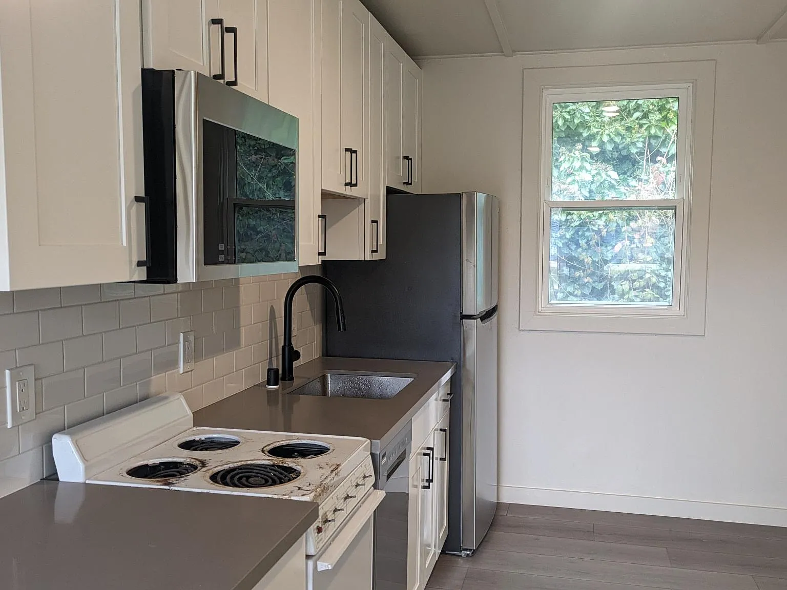 1 bed, 450 sqft, $2,450 — Photo 3