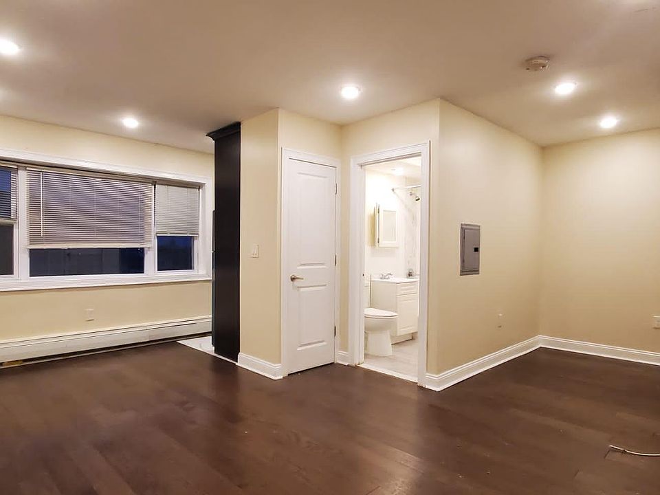 2nd image of 2505 Kennedy Blvd #51B