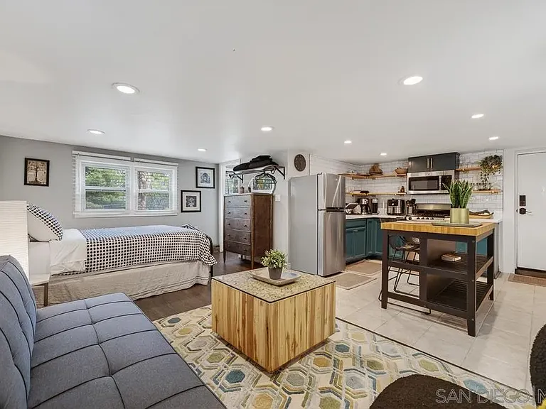 5438 Gilbert Dr #C — Photo 15