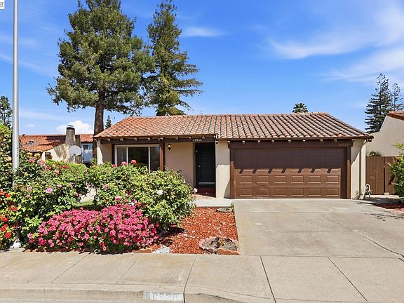 2nd image of 40930 Rioja Ct