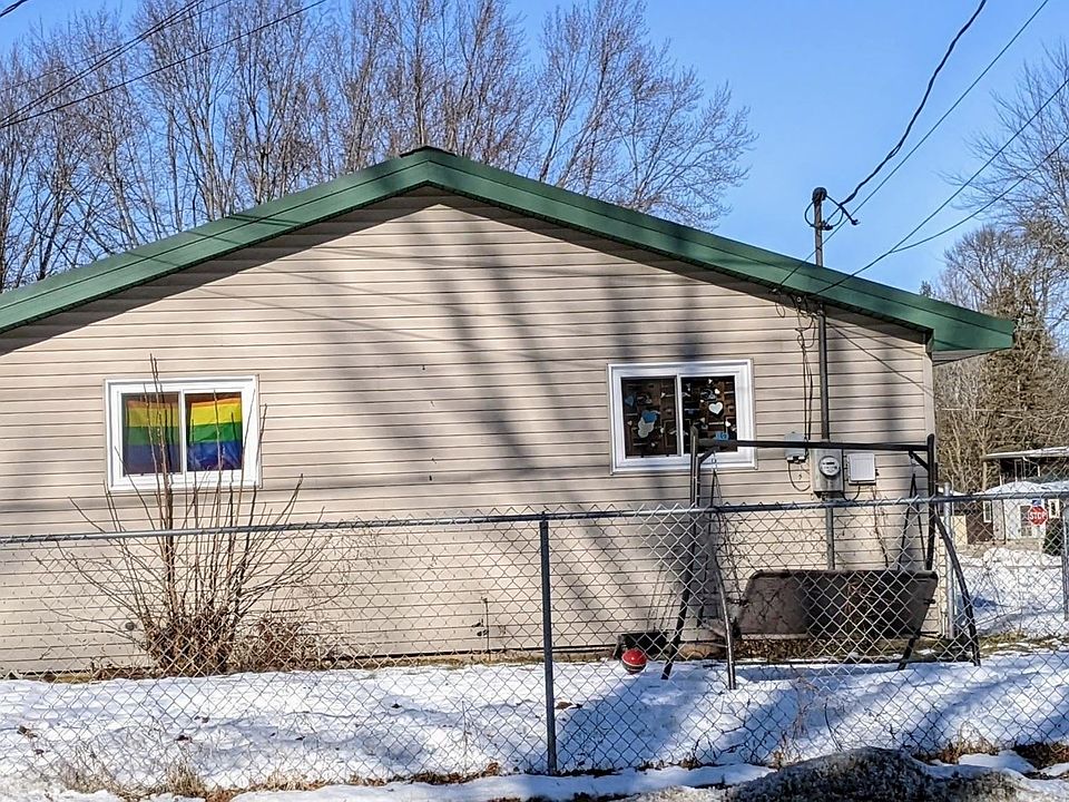 2nd image of 402 N Beech St