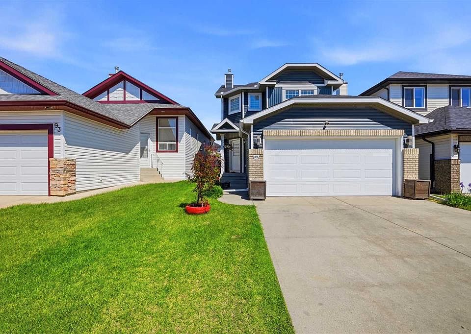1st image of 89 W Saddlehorn Close NE