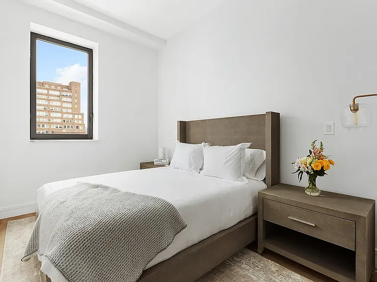 305 E 61st St #804 — Photo 9