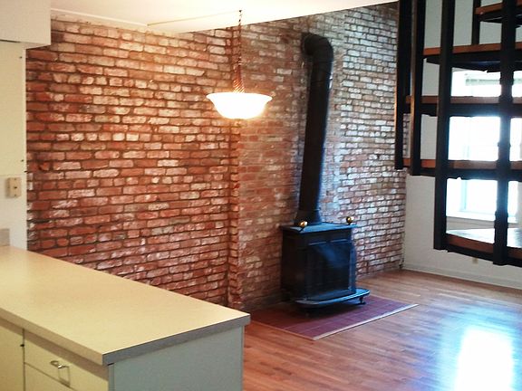 3rd image of 1016 Russell Blvd #A