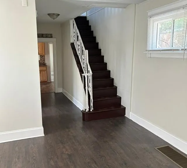 820 Greenhill Rd — Photo 3