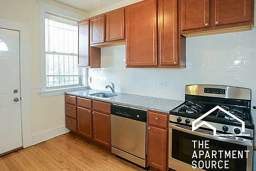 1607 W Berteau Ave #2 Photo 1