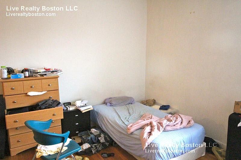 2nd image of 173 Brighton Ave