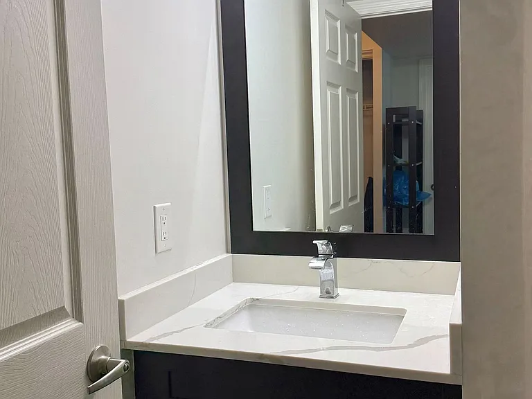 19 Grand Trunk Cres #2506 — Photo 11