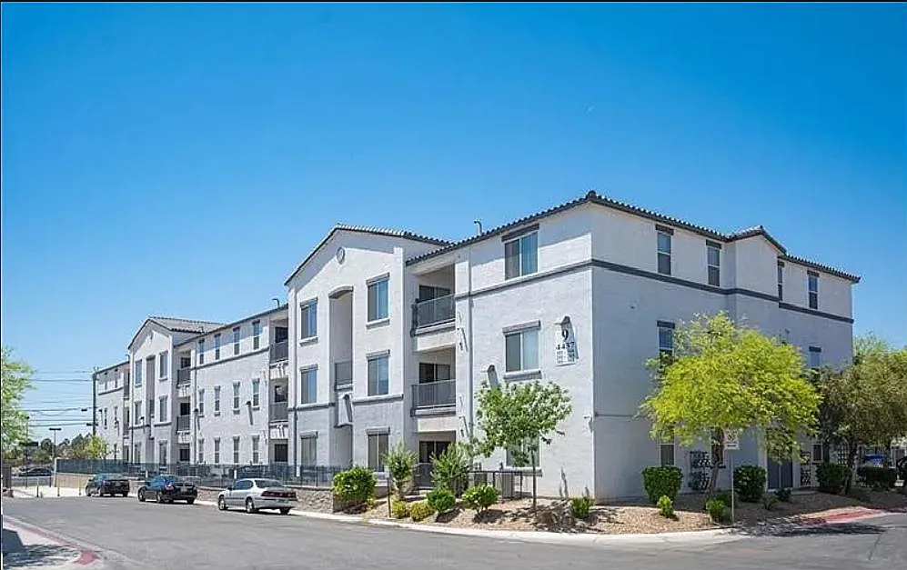 2 bed, 1382 sqft, $1,499 — Photo 1