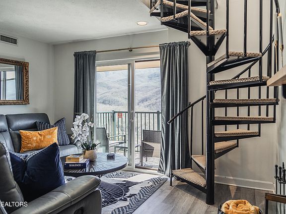 4th image of 3710 Weber Rd #303