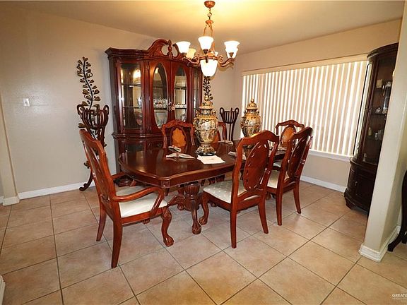 4th image of 2819 Loma Linda Cir S