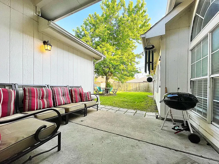 8306 Trail Lake Dr — Photo 25