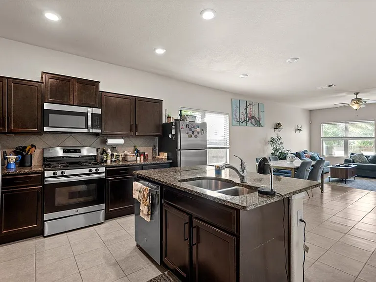 Black Granite Dr — Photo 12