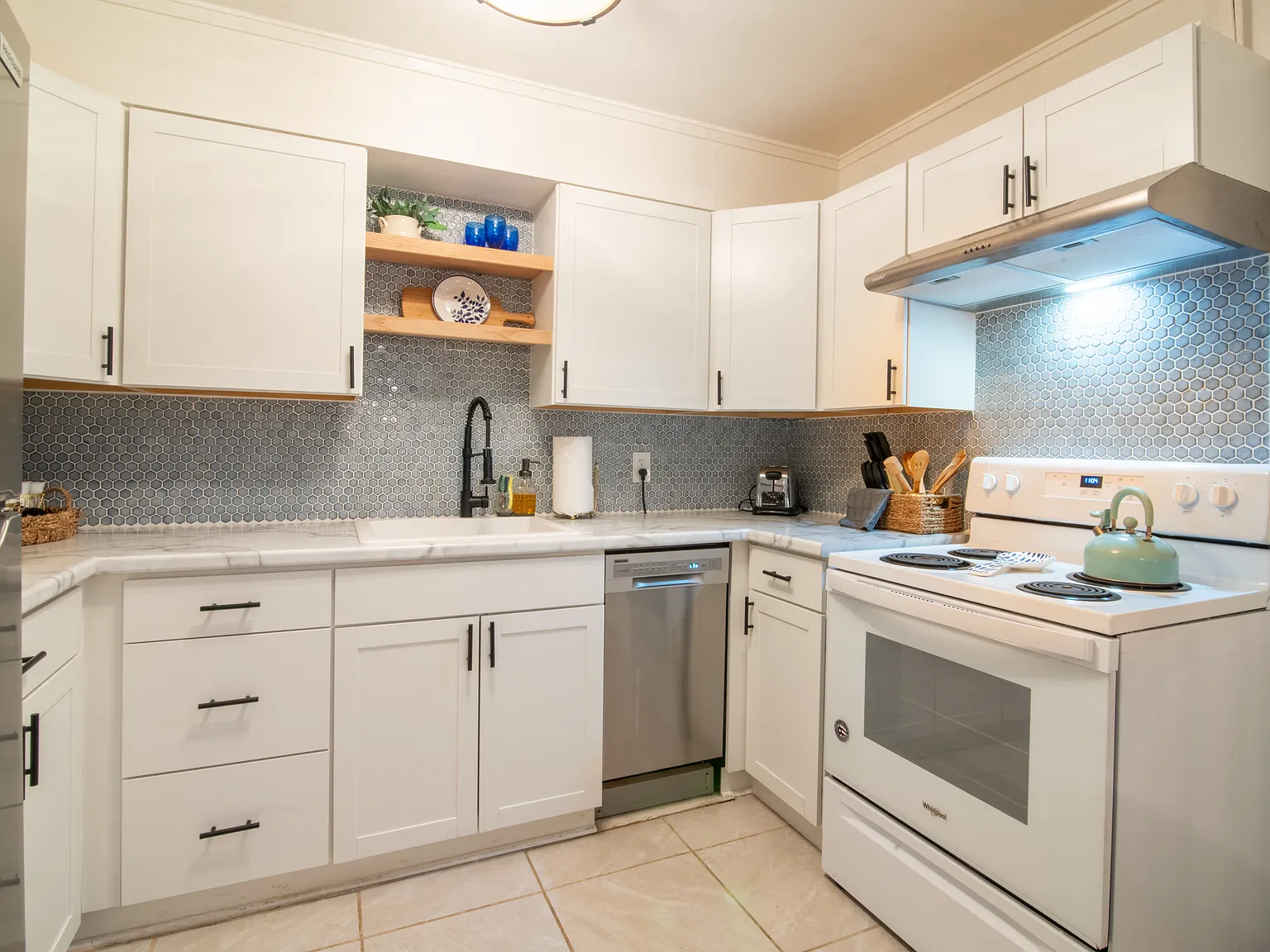 3 bed, 960 sqft, $2,500 — Photo 4