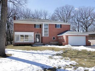 284 Ridge Rd, Highland Park, IL 60035