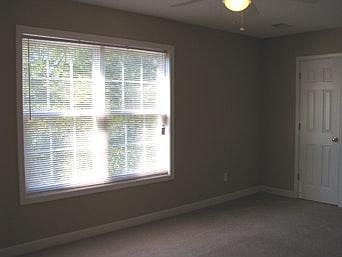 5th image of 6211 Woodlawn Ave #B