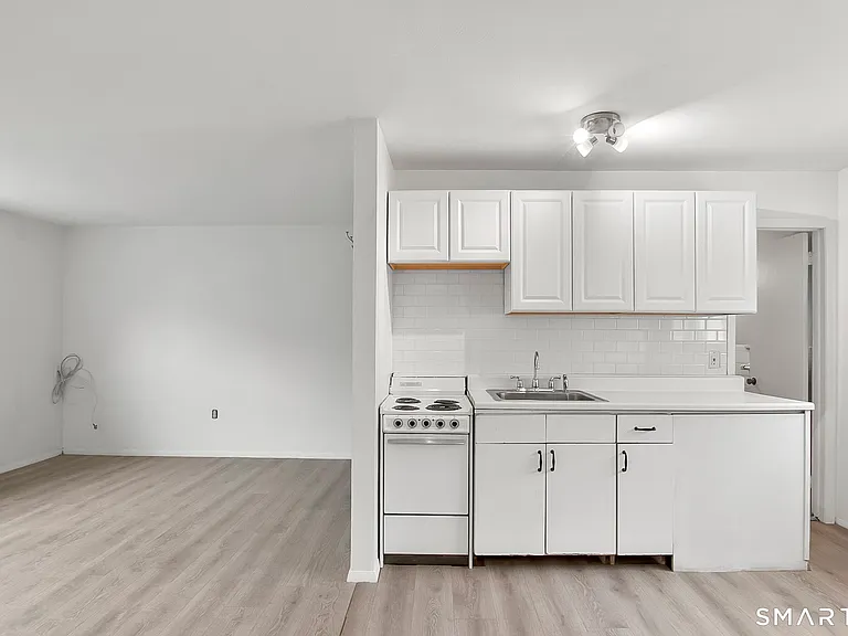 36 Woodbury Ave #2A — Photo 11