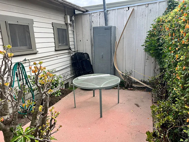 411 E Anapamu St — Photo 3