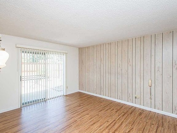 4th image of 4872 N Hulbert Ave