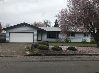 1530 Menlo Loop, Springfield, OR 97477