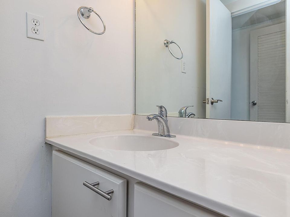 1st image of 1200 West Ave APT 1506