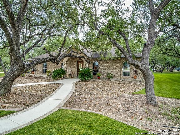 3rd image of 2204 Timberhill Dr