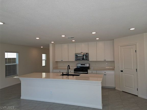 5th image of 1721 Rustic Village Ave